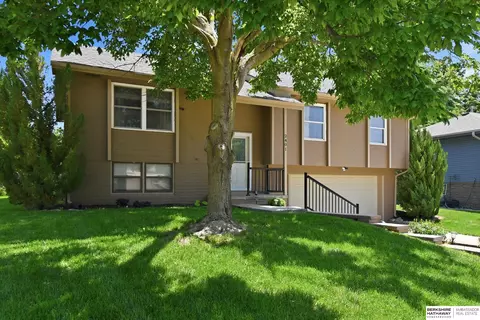 2401 N 112 St, Omaha, NE 68164