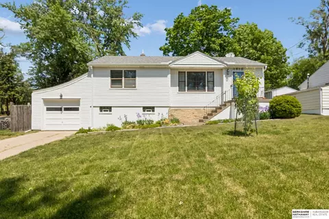 1910 Lindyview Ln, Bellevue, NE 68005