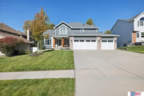 5020 Fir Hollow Ln, Lincoln, NE 68516