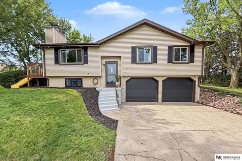 5521 W Sprague Rd, Hallam, NE 68368