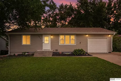 825 F St, Eagle, NE 68347