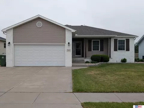10840 Northloch St, Waverly, NE 68462