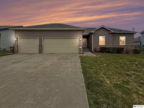 50 Switchgrass Ln, Bennet, NE 68317