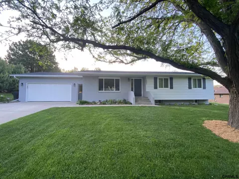 1503 E 5th St, Mccook, NE 69001