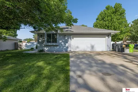 6401 Densmore Rd, Lincoln, NE 68512