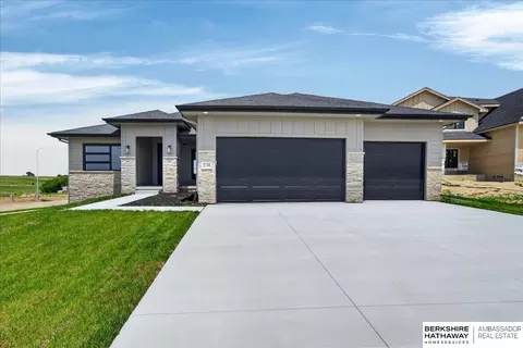 21348 Laurel Cir, Elkhorn, NE 68022