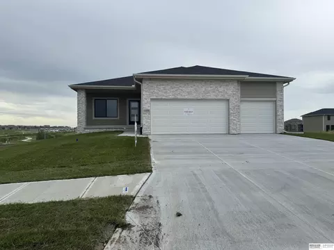 21409 Y St, Elkhorn, NE 68022