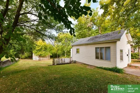 1704 S 18 St, Omaha, NE 68108