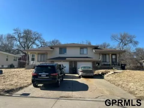 3026 Menke Cir #3026-3028, Omaha, NE 68134