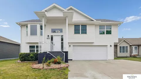 1820 Spring Meadow Dr, Lincoln, NE 68521
