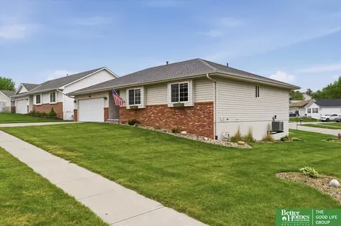 301 Valley St, Glenwood, IA 51534