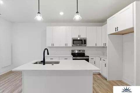 Kitchen - 16404 Sumac St, Bennington, NE 68007 photo 5 of 5
