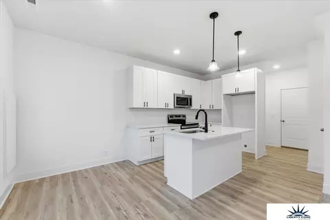 Kitchen - 16404 Sumac St, Bennington, NE 68007 photo 2 of 5