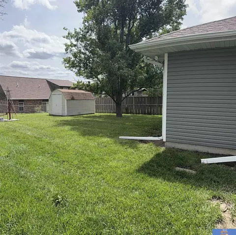 Exterior - 1317 Bell St, Beatrice, NE 68310 photo 6 of 8