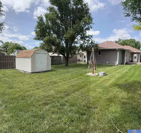 Exterior - 1317 Bell St, Beatrice, NE 68310 photo 7 of 8