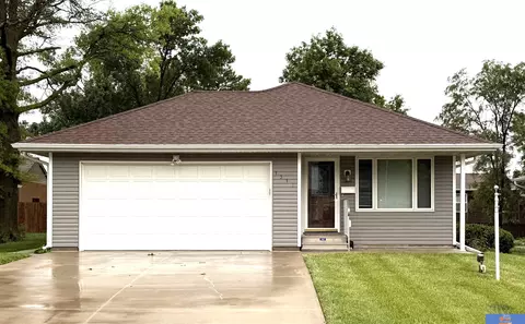 1317 Bell St, Beatrice, NE 68310