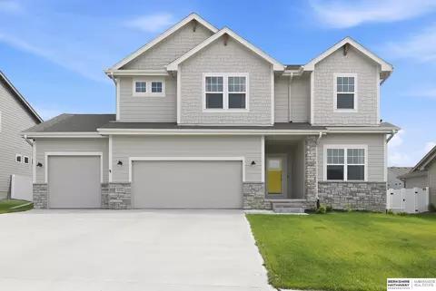 10907 Windward Ave, Papillion, NE 68046