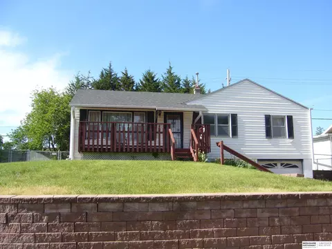 127 Kirby Ave, Bellevue, NE 68005
