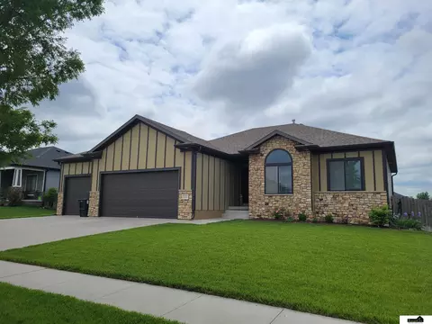 7537 S 79th St, Lincoln, NE 68516