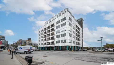 3000 Farnam St #4P, Omaha, NE 68131