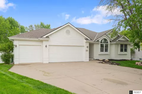 16650 Redwood St, Omaha, NE 68136