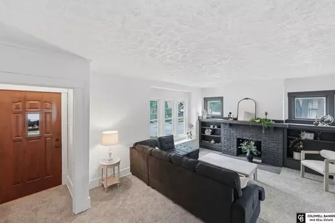 2851 Bauman Ave, Omaha, NE 68112