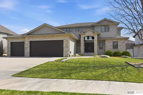 1901 S 220th Ave, Elkhorn, NE 68022