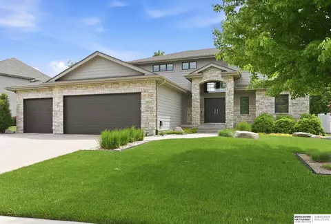 1901 S 220th Ave, Elkhorn, NE 68022