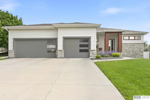 3805 S 192nd Ave, Omaha, NE 68130