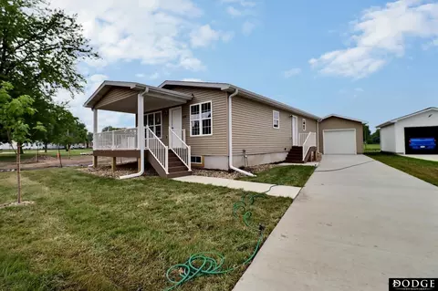 1490 E 2nd St, Fremont, NE 68025