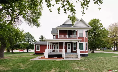 1002 A St, Aurora, NE 68818