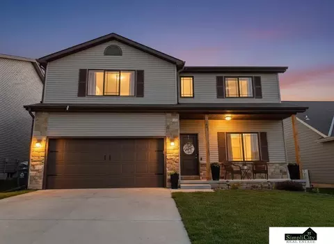 941 Scotts Creek Ct, Hickman, NE 68372