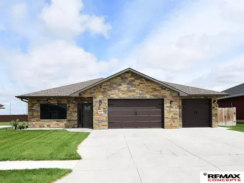 2028 Eastgate Dr, Crete, NE 68333