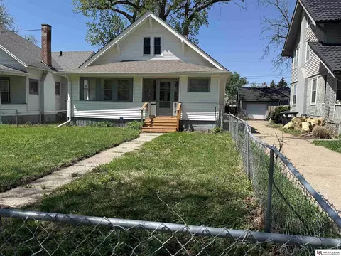 6012 Florence Blvd, Omaha, NE 68110