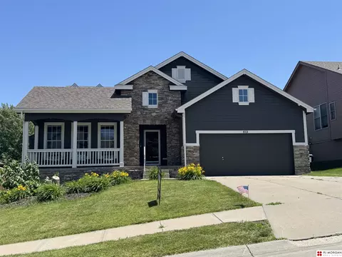 613 S 180 Ave, Elkhorn, NE 68022