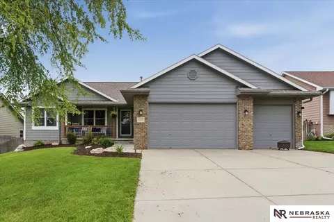 21202 Shiloh Dr, Gretna, NE 68028