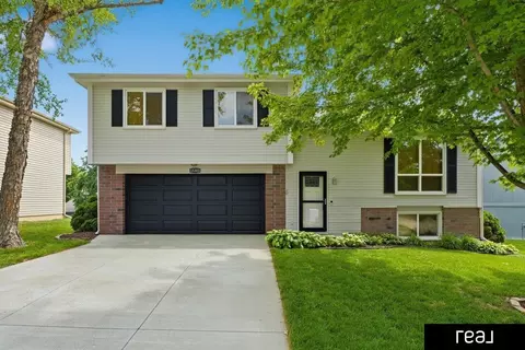 15303 Spencer St, Omaha, NE 68116