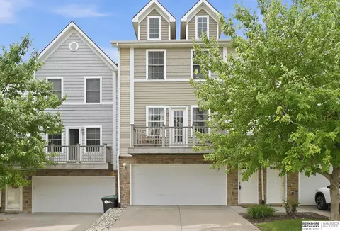 16773 Laurel Plz, Omaha, NE 68116