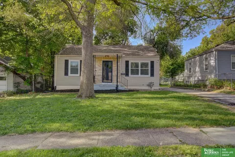 5605 Manderson St, Omaha, NE 68104
