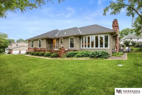 12333 Shamrock Rd, Omaha, NE 68154