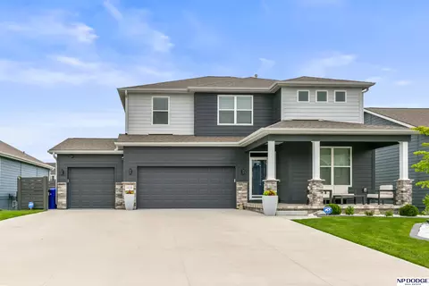 19109 Murray Trl, Gretna, NE 68028