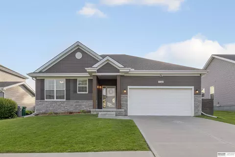 8108 N 173rd St, Bennington, NE 68007