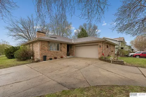 2711 N 142 St, Omaha, NE 68164