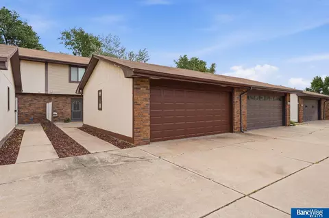 300 N 75 St, Lincoln, NE 68505