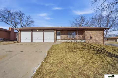 1720 Fairfield St, Lincoln, NE 68521