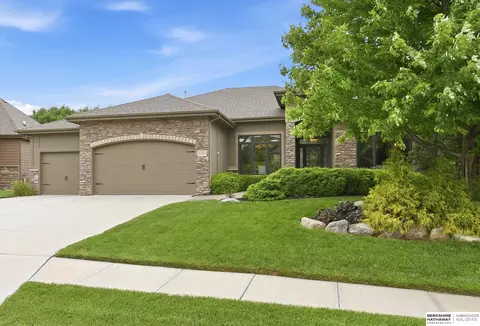 1215 S 200 St, Omaha, NE 68130