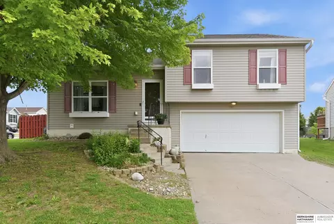 7517 N 111th Ave, Omaha, NE 68142