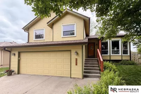 3924 S 155th St, Omaha, NE 68144