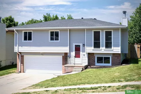 6116 N 78th Ter, Omaha, NE 68134