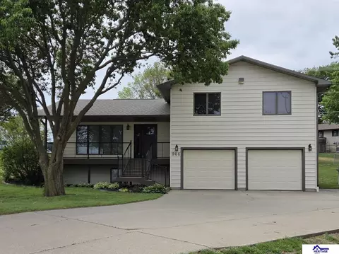 906 S Kingsley Ave, York, NE 68467